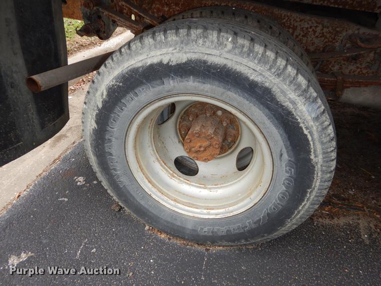 image for item DA1384 1989 Ford F350 Super Duty flatbed pickup truck