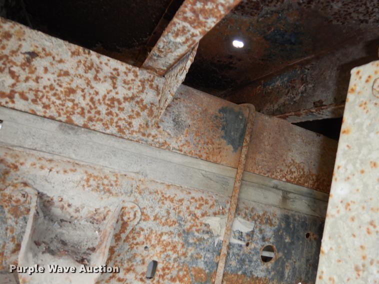 image for item DA1384 1989 Ford F350 Super Duty flatbed pickup truck