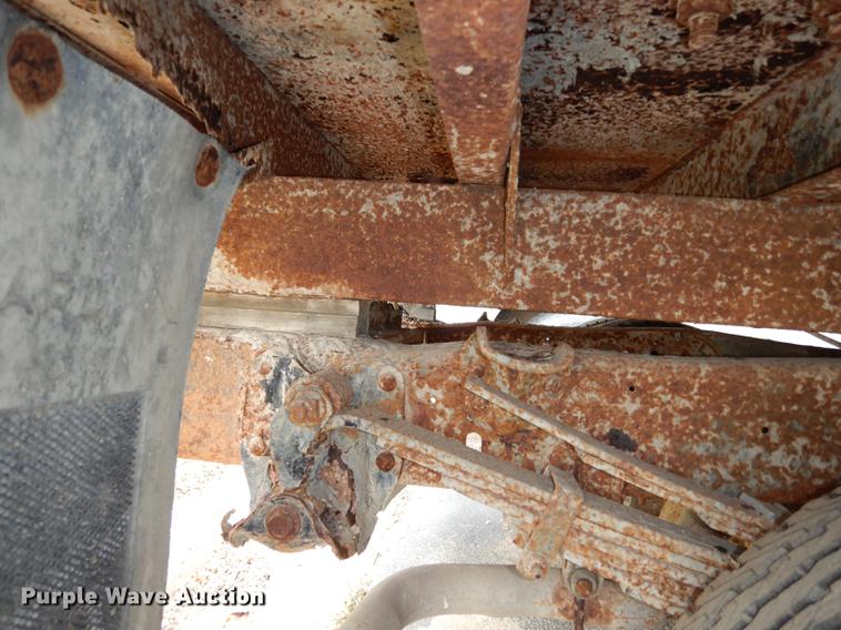 image for item DA1384 1989 Ford F350 Super Duty flatbed pickup truck