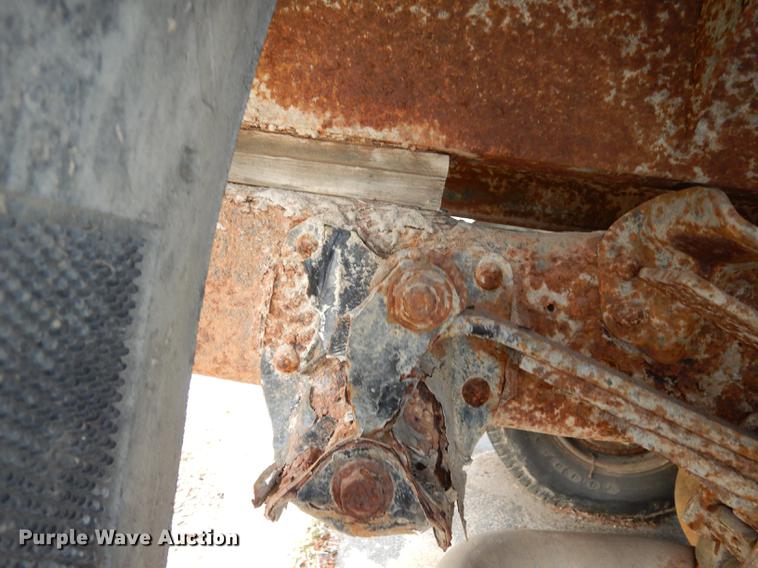 image for item DA1384 1989 Ford F350 Super Duty flatbed pickup truck