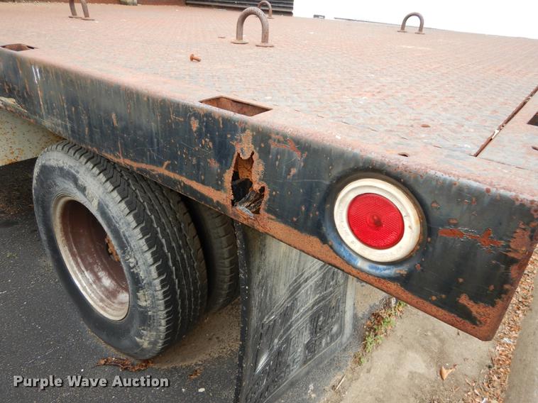 image for item DA1384 1989 Ford F350 Super Duty flatbed pickup truck