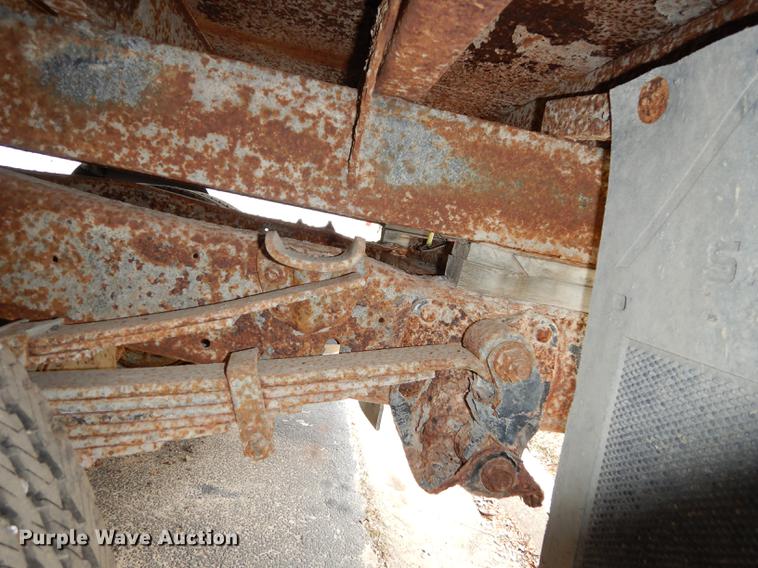 image for item DA1384 1989 Ford F350 Super Duty flatbed pickup truck