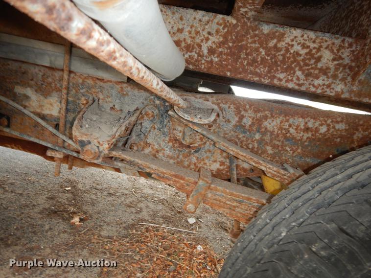 image for item DA1384 1989 Ford F350 Super Duty flatbed pickup truck