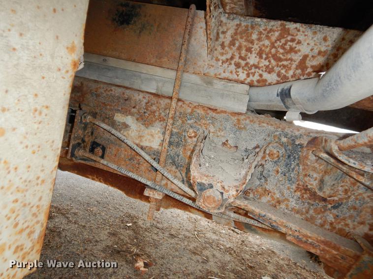 image for item DA1384 1989 Ford F350 Super Duty flatbed pickup truck