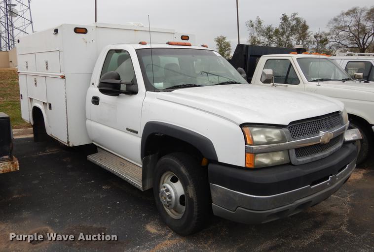 image for item DA1385 2003 Chevrolet Silverado 3500 utility bed pickup truck