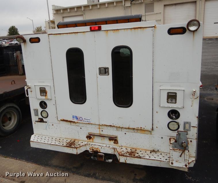 image for item DA1385 2003 Chevrolet Silverado 3500 utility bed pickup truck