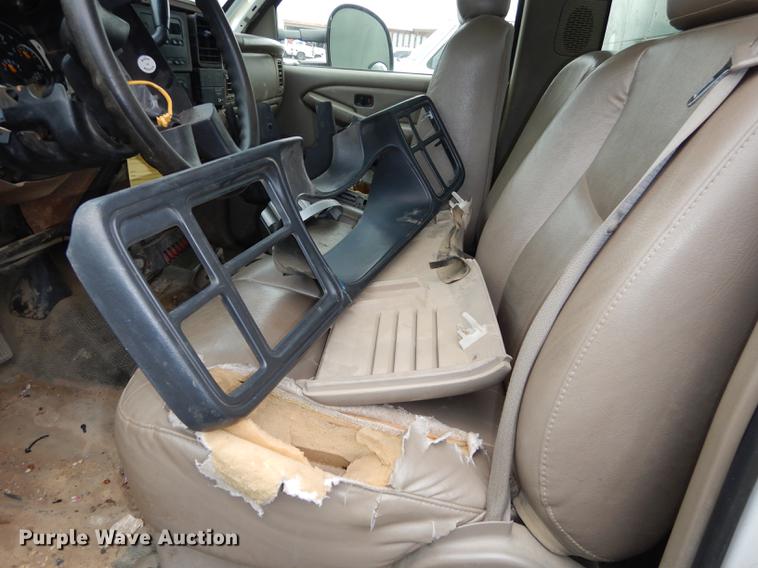 image for item DA1385 2003 Chevrolet Silverado 3500 utility bed pickup truck