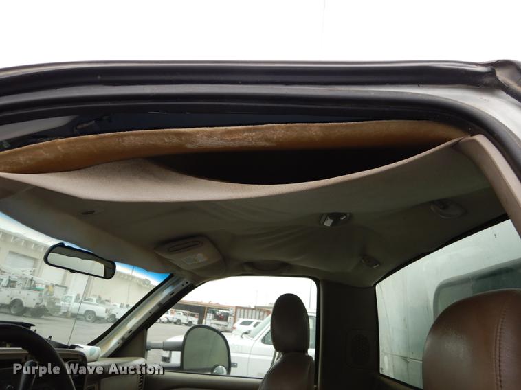 image for item DA1385 2003 Chevrolet Silverado 3500 utility bed pickup truck