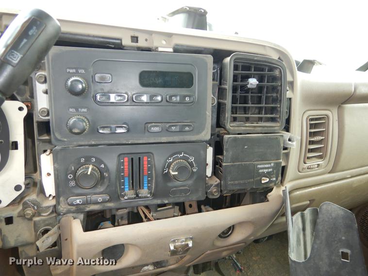 image for item DA1385 2003 Chevrolet Silverado 3500 utility bed pickup truck