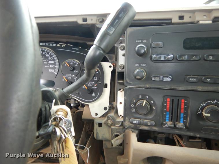 image for item DA1385 2003 Chevrolet Silverado 3500 utility bed pickup truck