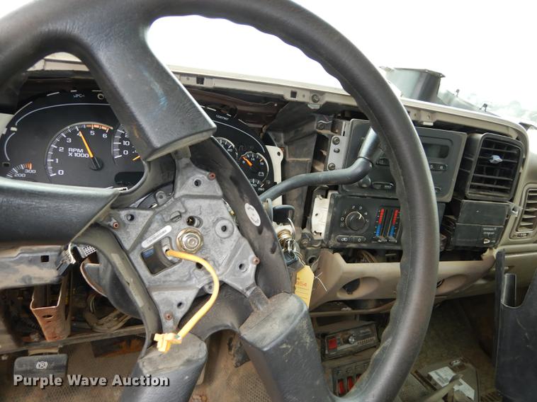 image for item DA1385 2003 Chevrolet Silverado 3500 utility bed pickup truck