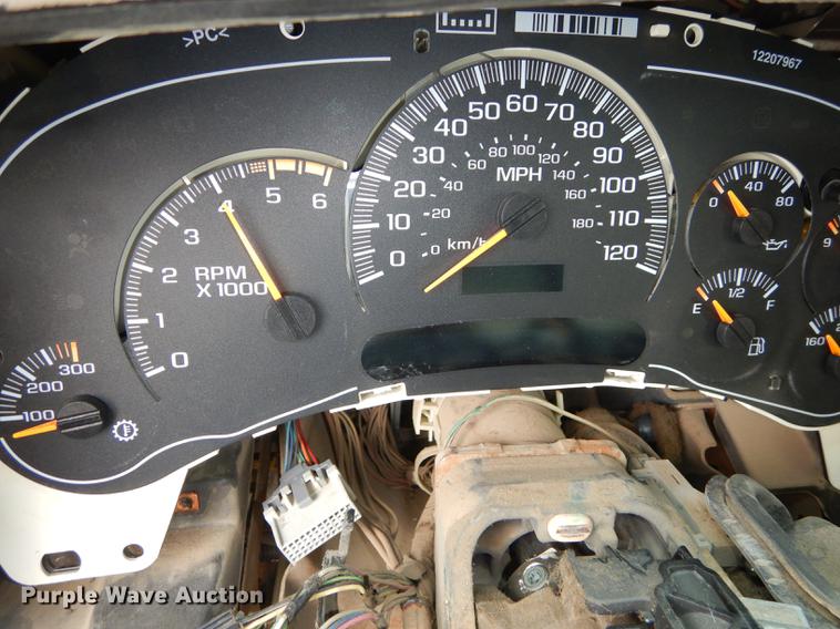 image for item DA1385 2003 Chevrolet Silverado 3500 utility bed pickup truck