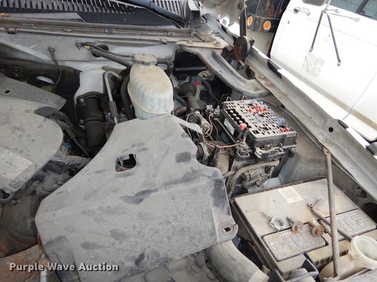 image for item DA1385 2003 Chevrolet Silverado 3500 utility bed pickup truck