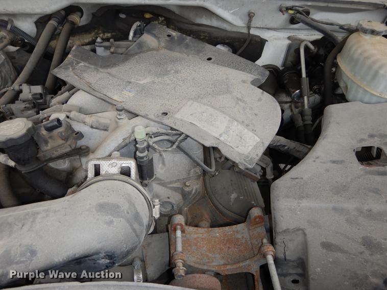 image for item DA1385 2003 Chevrolet Silverado 3500 utility bed pickup truck