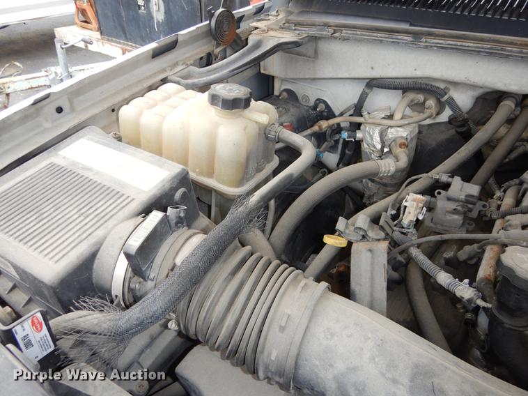 image for item DA1385 2003 Chevrolet Silverado 3500 utility bed pickup truck