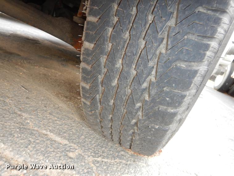 image for item DA1385 2003 Chevrolet Silverado 3500 utility bed pickup truck