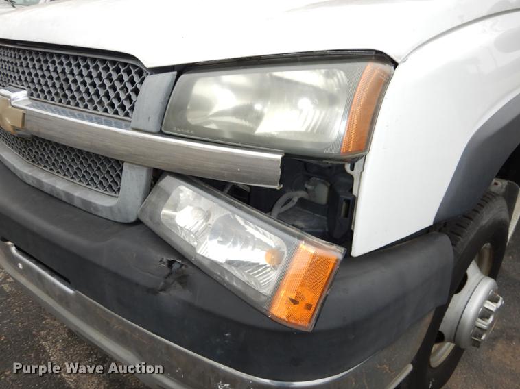 image for item DA1385 2003 Chevrolet Silverado 3500 utility bed pickup truck