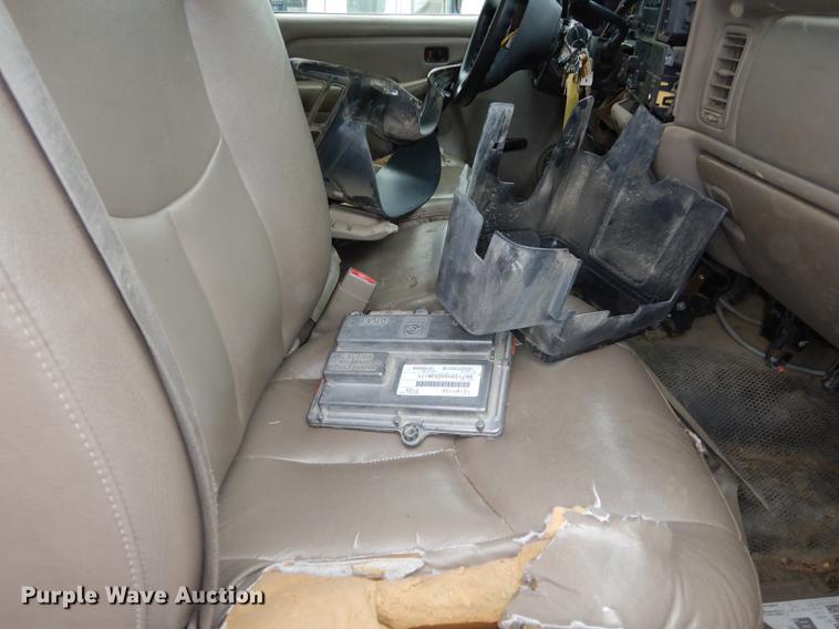 image for item DA1385 2003 Chevrolet Silverado 3500 utility bed pickup truck