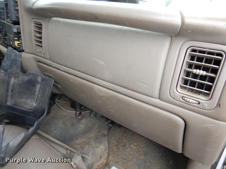 image for item DA1385 2003 Chevrolet Silverado 3500 utility bed pickup truck