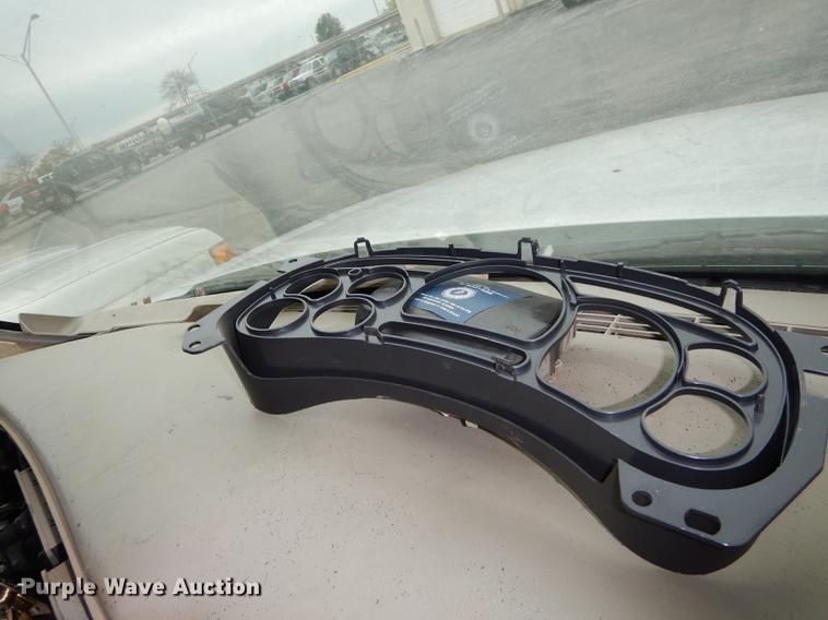 image for item DA1385 2003 Chevrolet Silverado 3500 utility bed pickup truck