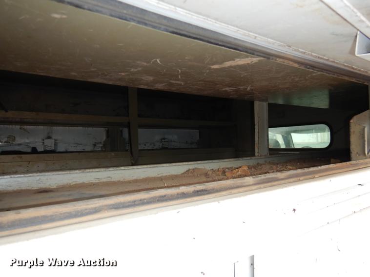 image for item DA1385 2003 Chevrolet Silverado 3500 utility bed pickup truck