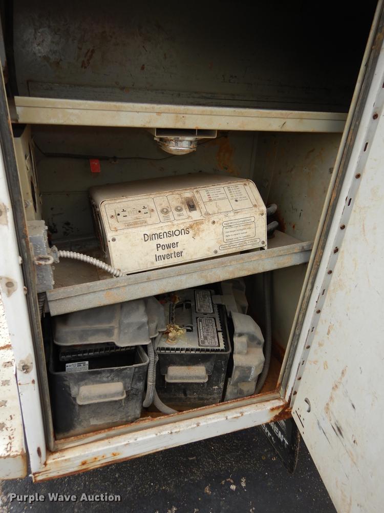 image for item DA1385 2003 Chevrolet Silverado 3500 utility bed pickup truck