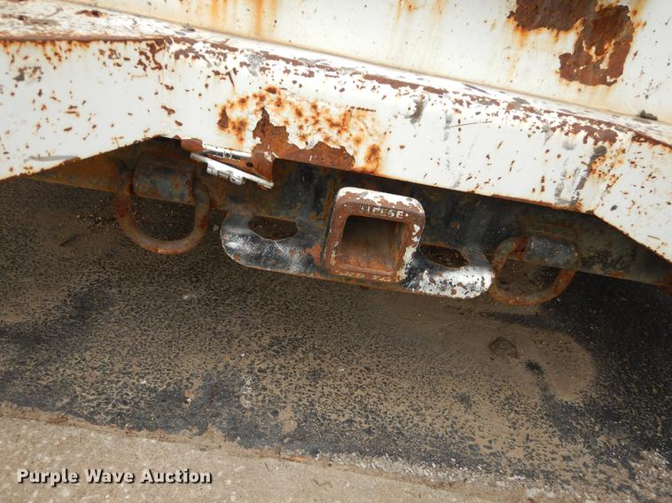 image for item DA1385 2003 Chevrolet Silverado 3500 utility bed pickup truck