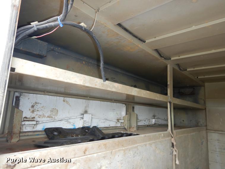 image for item DA1385 2003 Chevrolet Silverado 3500 utility bed pickup truck