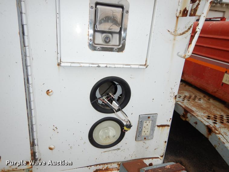 image for item DA1385 2003 Chevrolet Silverado 3500 utility bed pickup truck