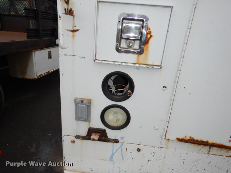 image for item DA1385 2003 Chevrolet Silverado 3500 utility bed pickup truck