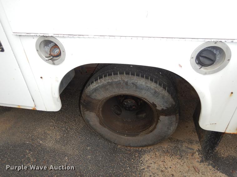 image for item DA1385 2003 Chevrolet Silverado 3500 utility bed pickup truck