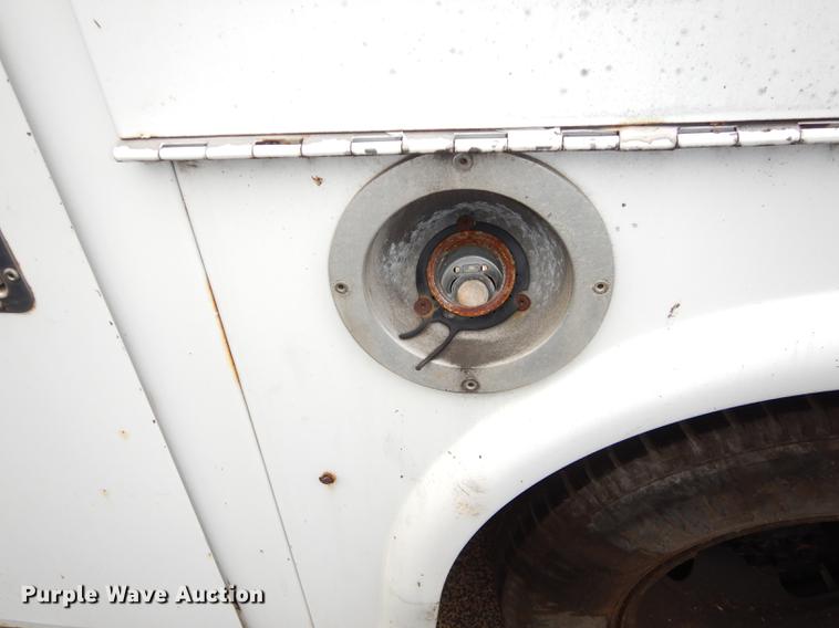 image for item DA1385 2003 Chevrolet Silverado 3500 utility bed pickup truck