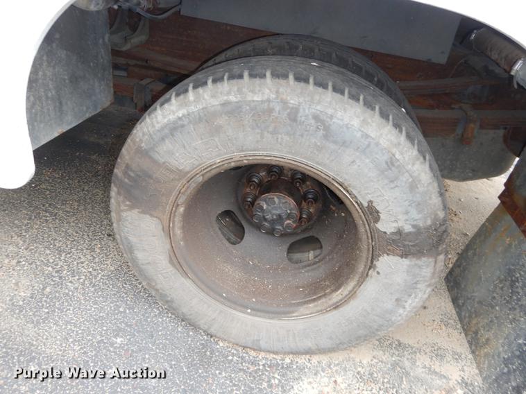 image for item DA1385 2003 Chevrolet Silverado 3500 utility bed pickup truck