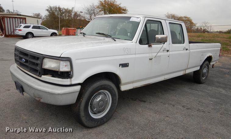 image for item DA1386 1995 Ford F350 Super Duty Crew Cab pickup truck