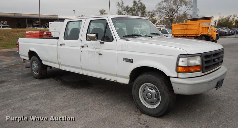 image for item DA1386 1995 Ford F350 Super Duty Crew Cab pickup truck