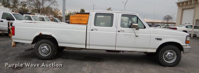 image for item DA1386 1995 Ford F350 Super Duty Crew Cab pickup truck