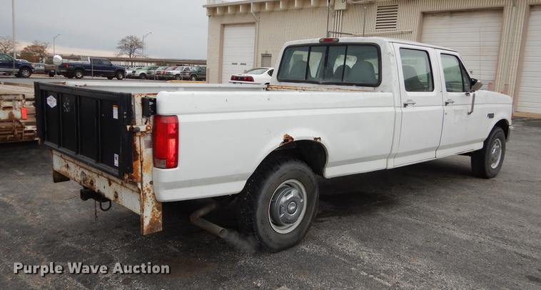 image for item DA1386 1995 Ford F350 Super Duty Crew Cab pickup truck