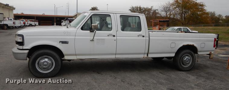 image for item DA1386 1995 Ford F350 Super Duty Crew Cab pickup truck