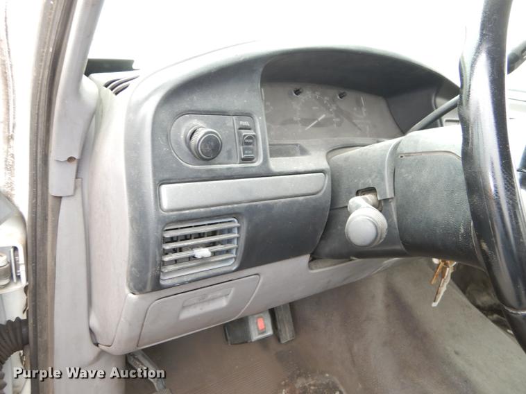 image for item DA1386 1995 Ford F350 Super Duty Crew Cab pickup truck