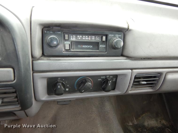 image for item DA1386 1995 Ford F350 Super Duty Crew Cab pickup truck