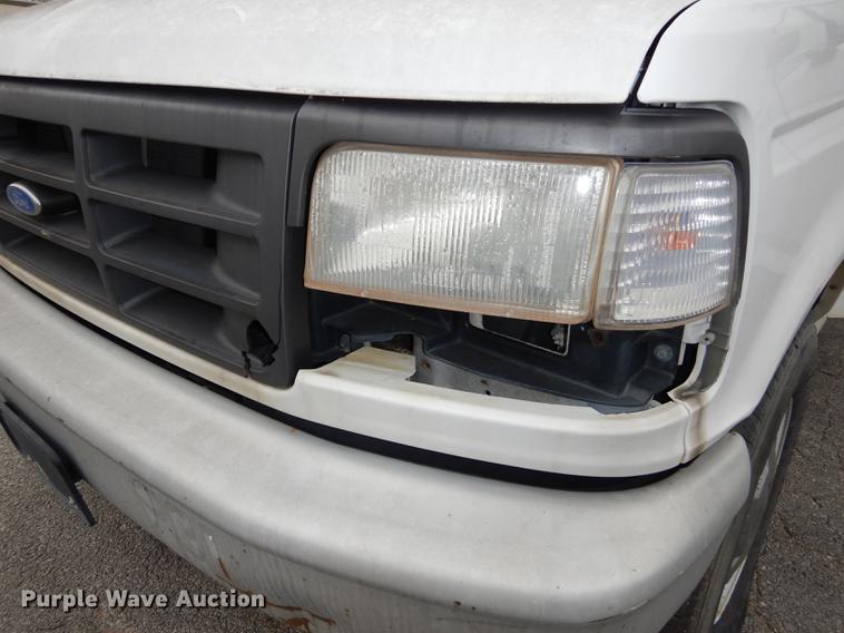 image for item DA1386 1995 Ford F350 Super Duty Crew Cab pickup truck