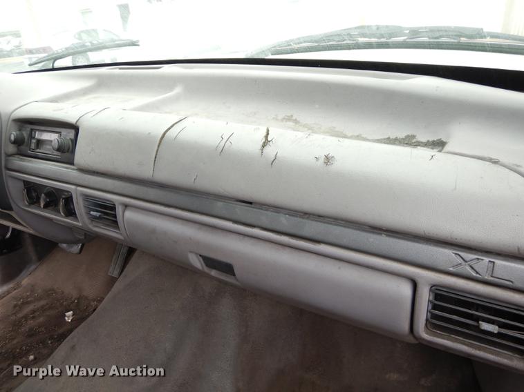 image for item DA1386 1995 Ford F350 Super Duty Crew Cab pickup truck