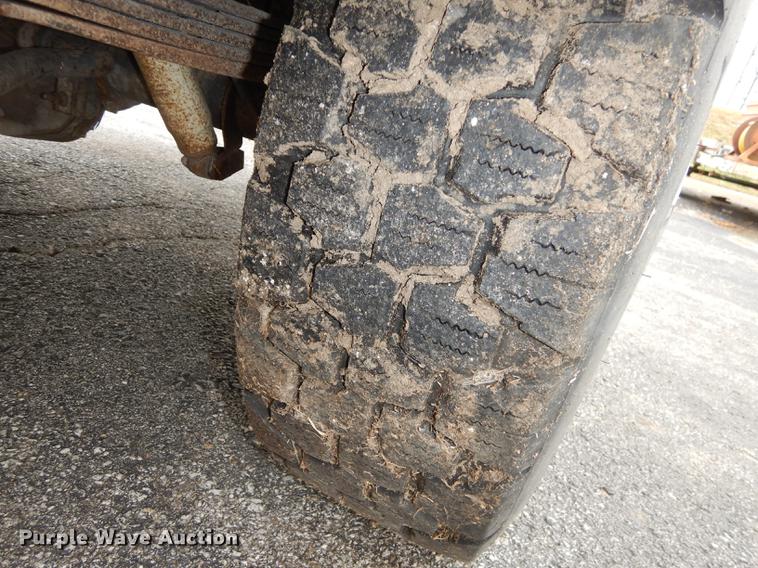 image for item DA1386 1995 Ford F350 Super Duty Crew Cab pickup truck