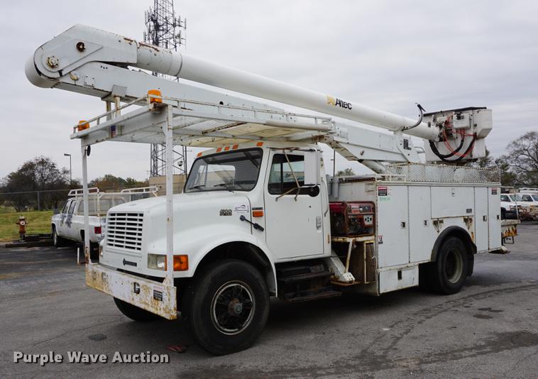 image for item DA1387 1994 International 4900 bucket truck