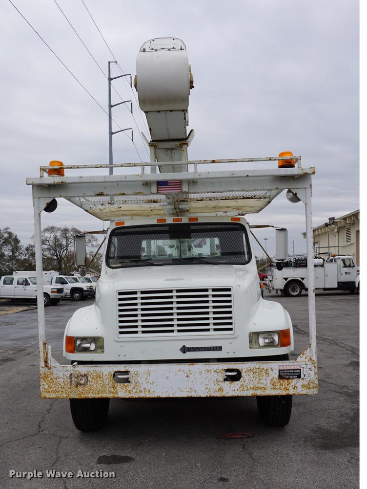 image for item DA1387 1994 International 4900 bucket truck