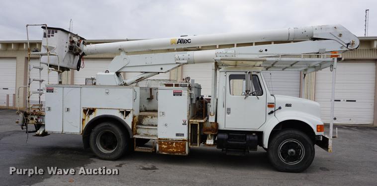 image for item DA1387 1994 International 4900 bucket truck
