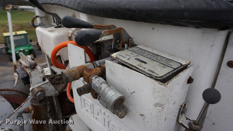 image for item DA1387 1994 International 4900 bucket truck