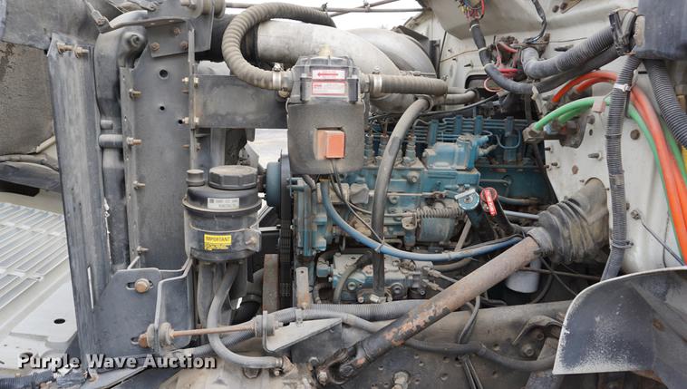 image for item DA1387 1994 International 4900 bucket truck