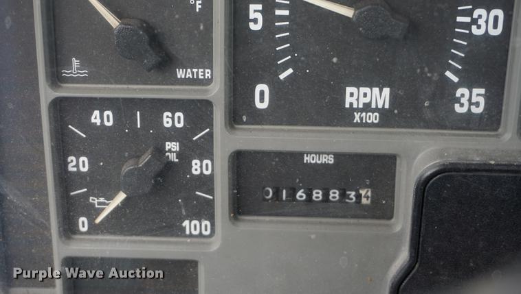 image for item DA1387 1994 International 4900 bucket truck