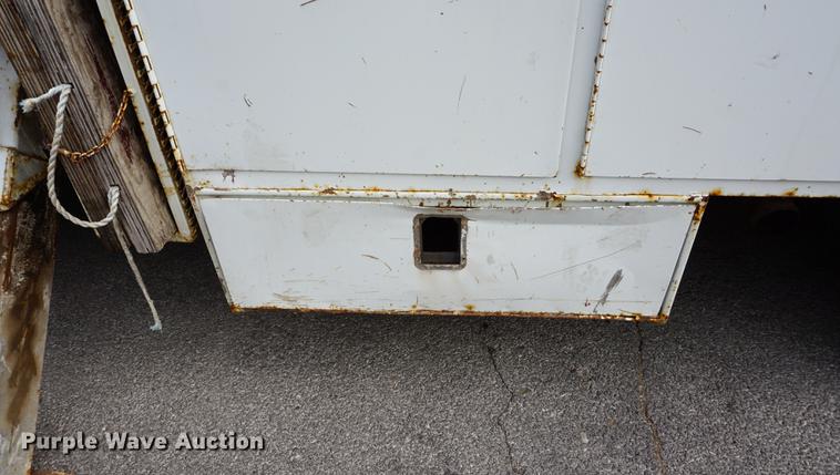 image for item DA1387 1994 International 4900 bucket truck